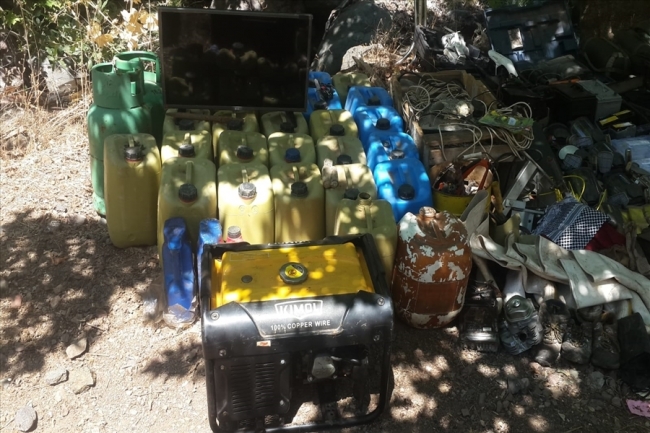 Pençe-2 Harekatı'nda tespit edilen silahlar imha edildi